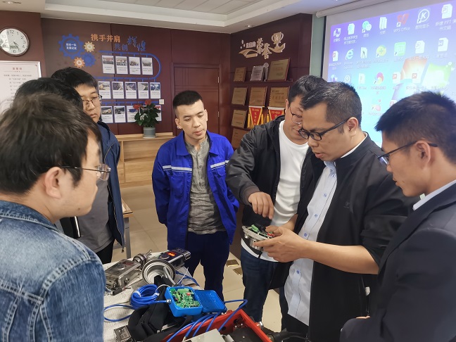设备厂家现场授课 孙磊摄.jpg