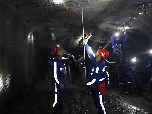 掘进工作面现场 杨志立拍摄.jpg