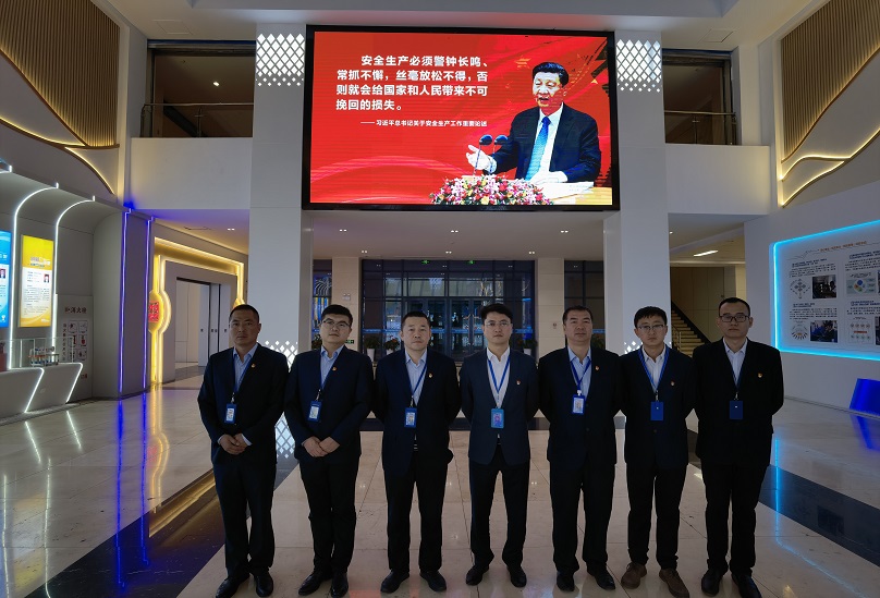 拍摄：任兴林，党员合照.jpg